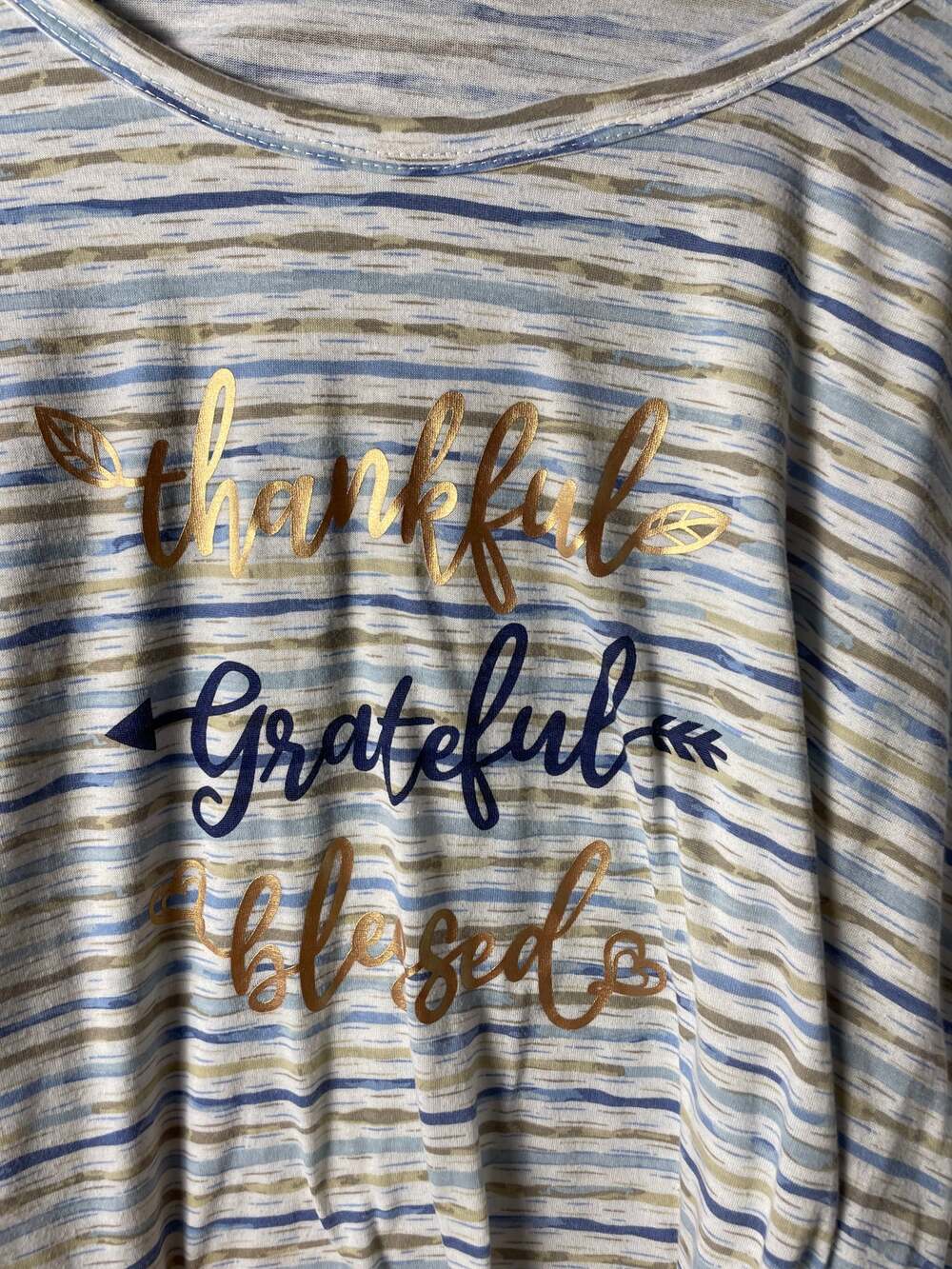 Ava James XL Thankful Grateful Blessed Graphic Twist Hem Top